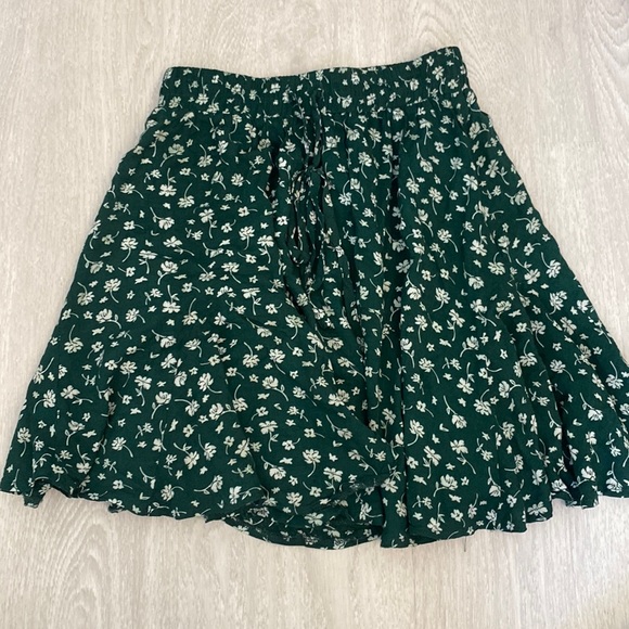 Princess Polly floral circle skirt - Picture 1 of 3